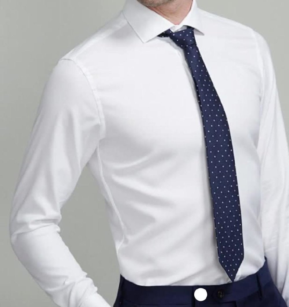 Деловой мужчина в рубашке