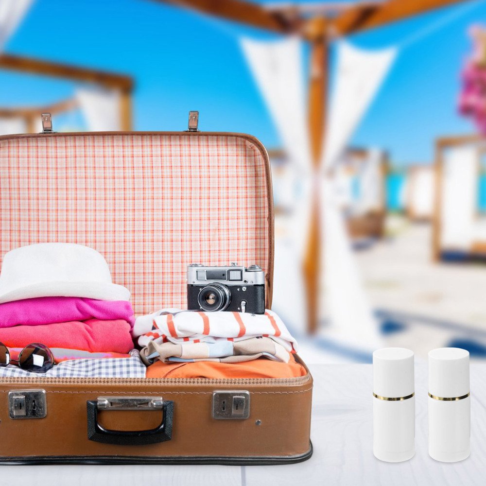 Старинные чемоданы открытый