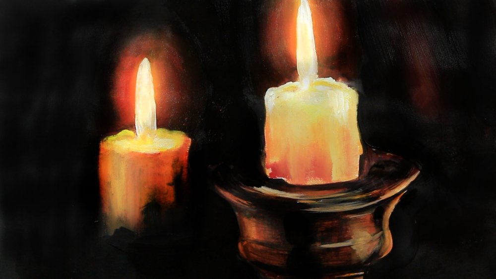 Свеча на прозрачном фоне