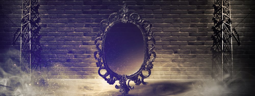 Магическое зеркало в тумане