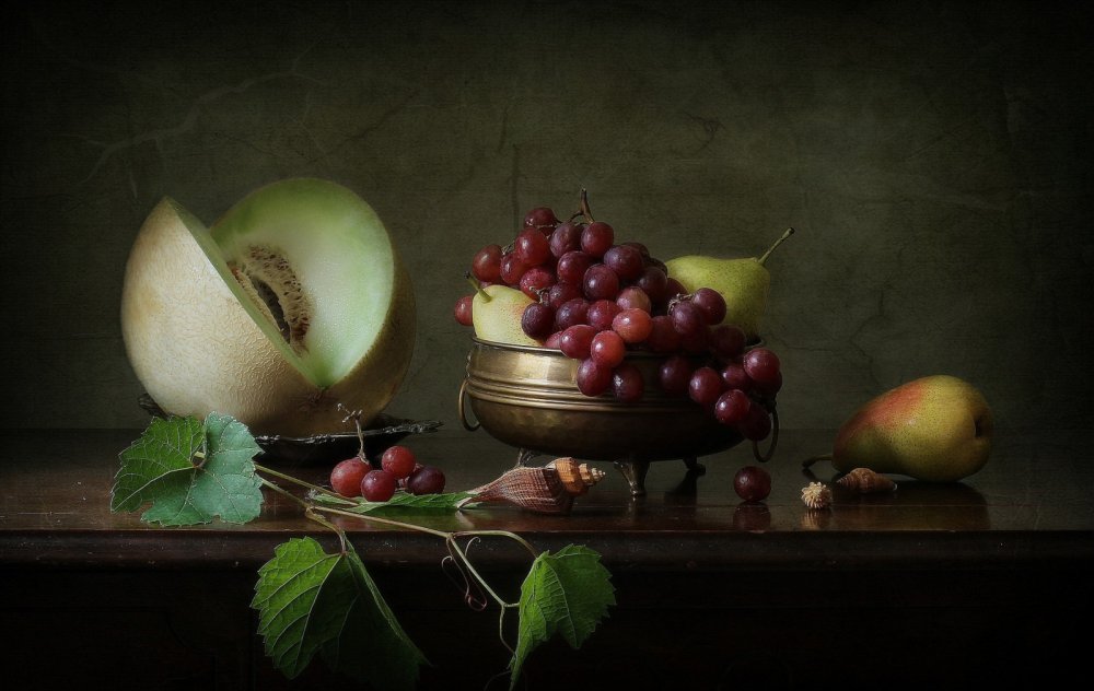 Натюрморт яблоки виноград груши Арбуз