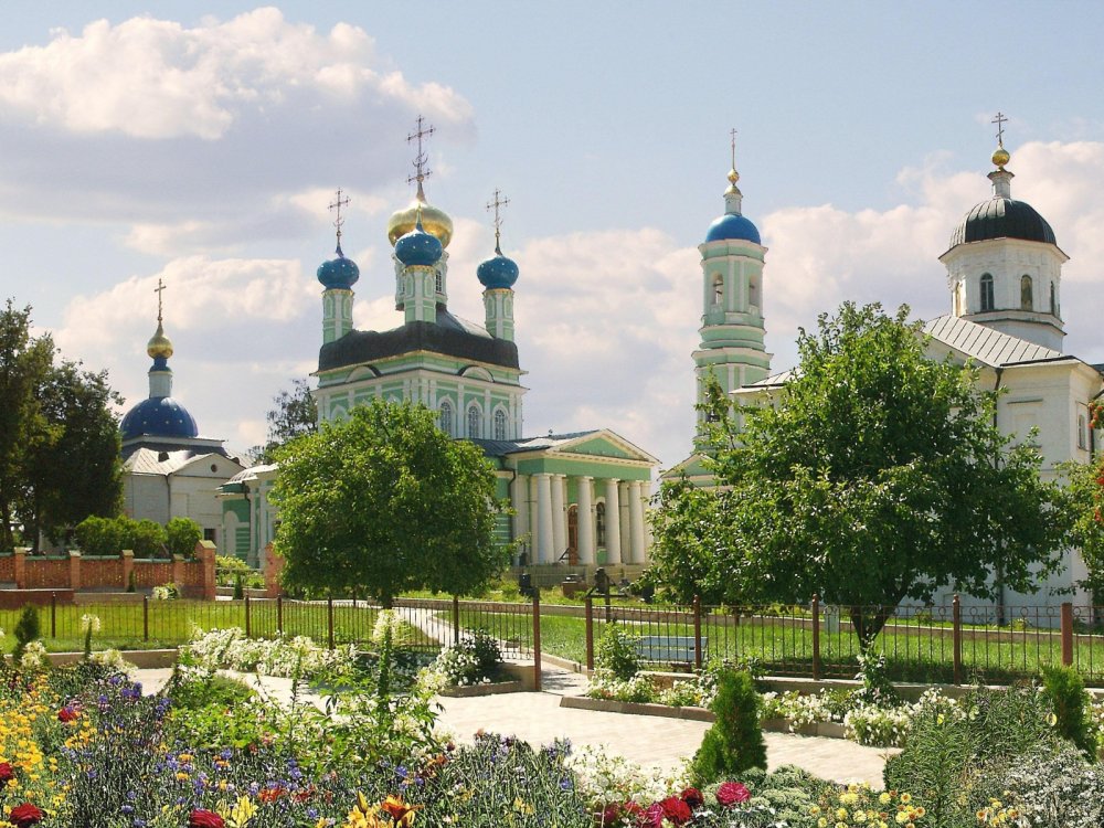 Оптина пустынь осенью