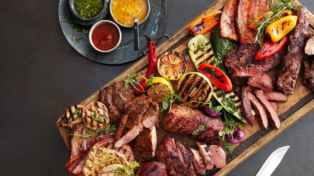 Фаст фуд на черном фоне