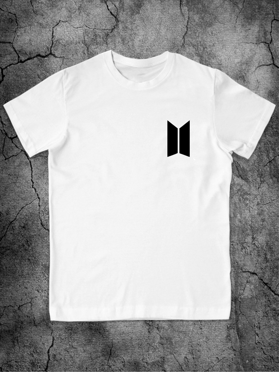 Сложенная футболка мокап