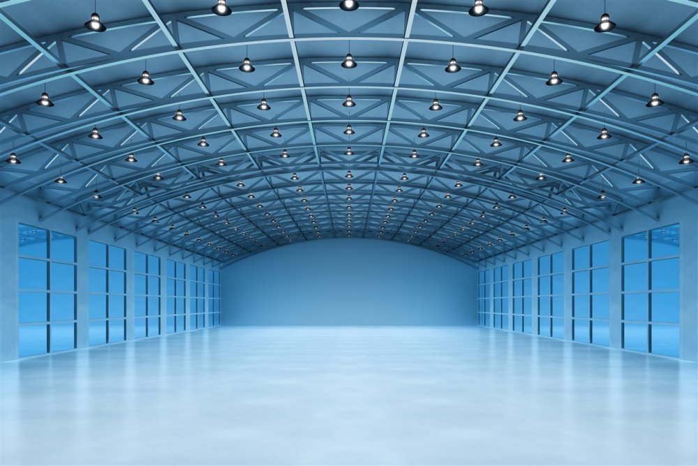 Пустая комната с белыми стенами