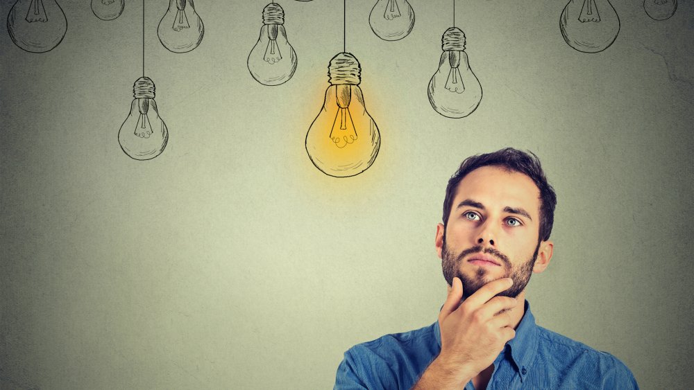 Лампочка в руке