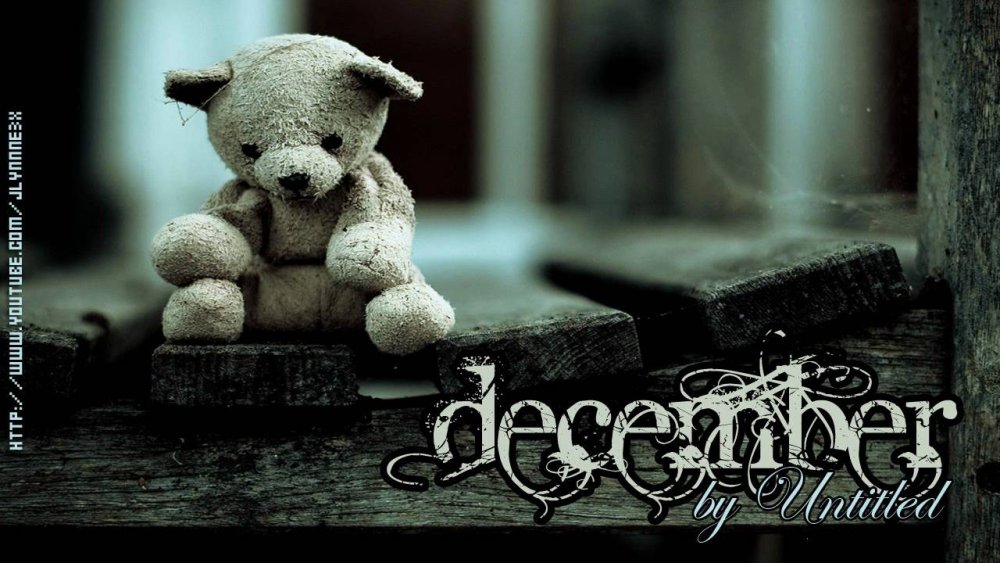 Грустный плюшевый медведь