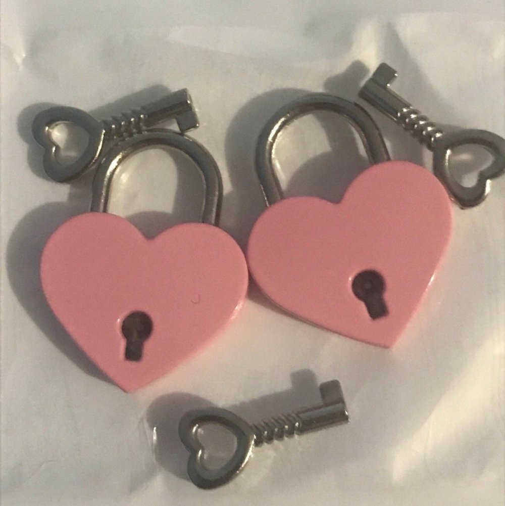 Сердечки из разных предметов