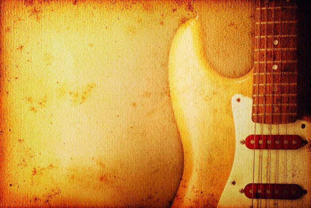 Девочка с гитарой без лица