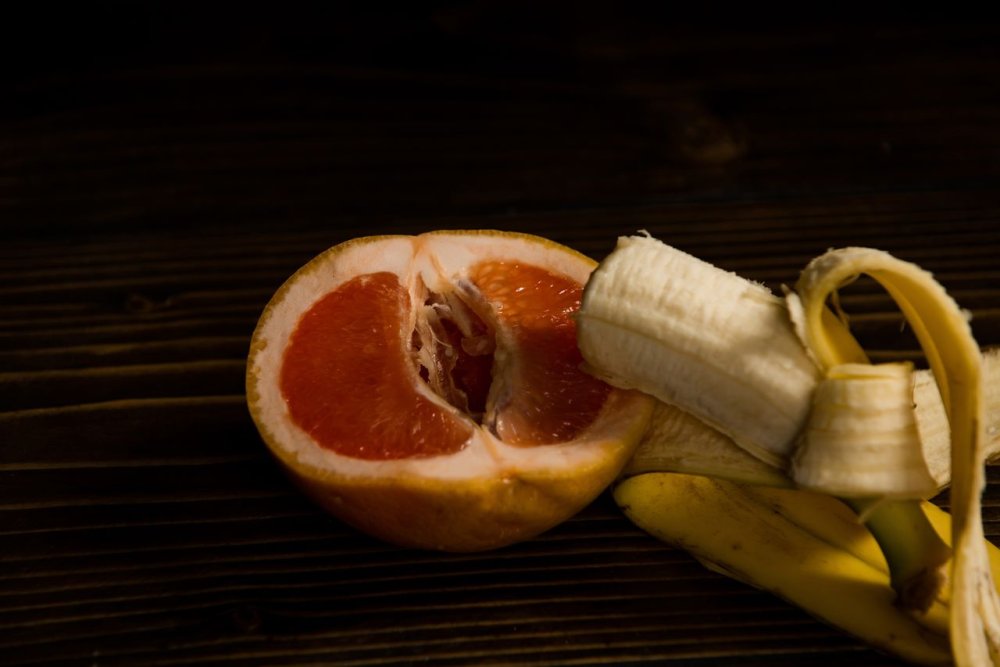 Банан и персик