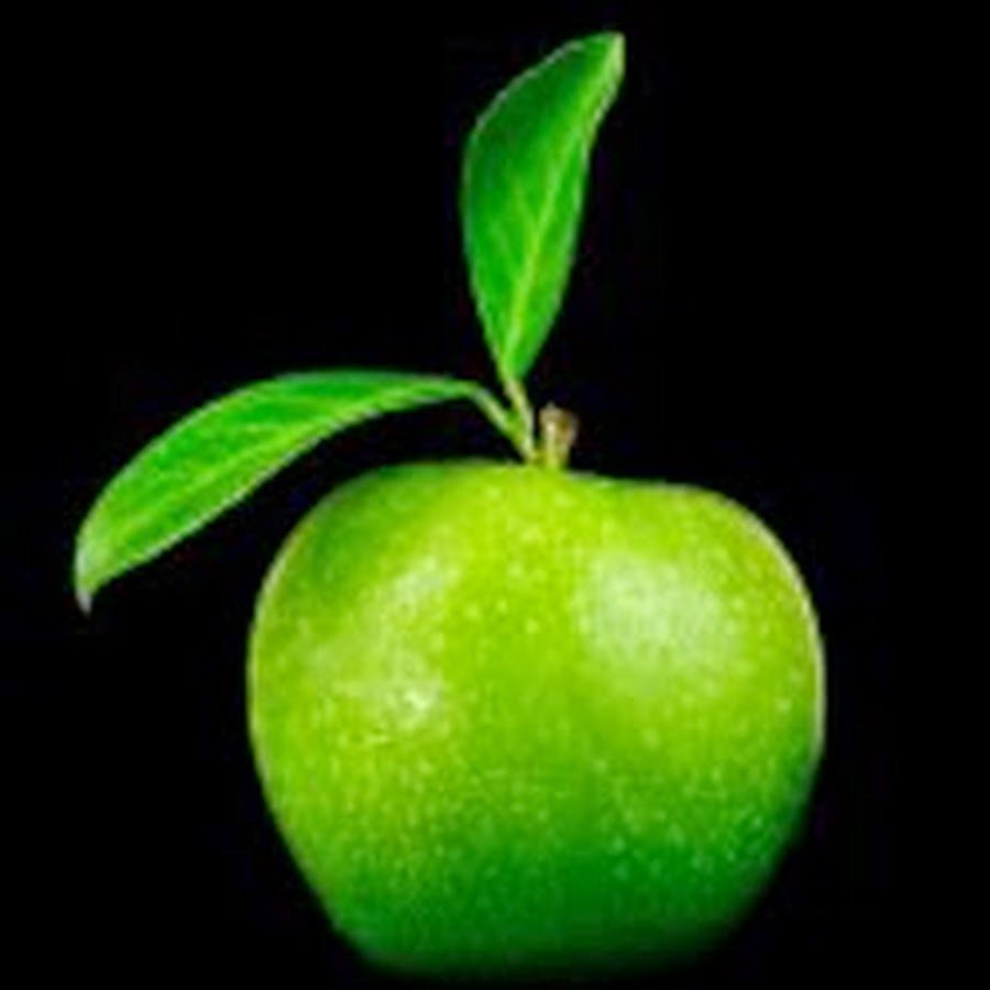 Яблоко натзелёном фоне