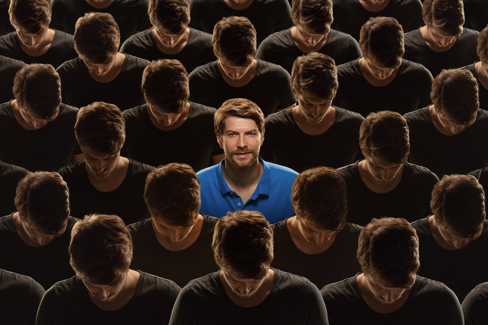 Толпа одинаковых людей