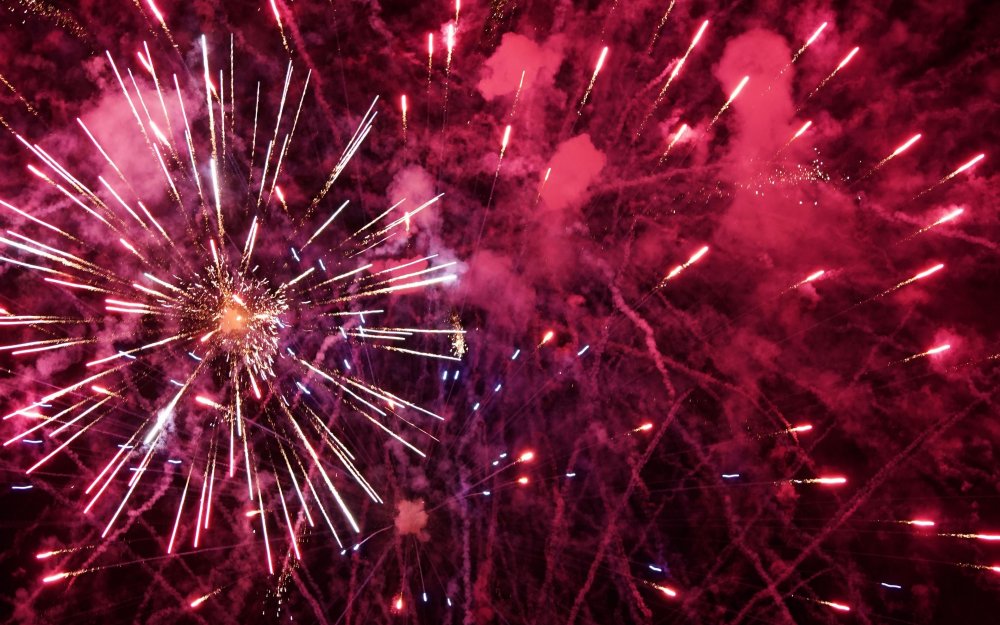 Праздничный фейерверк