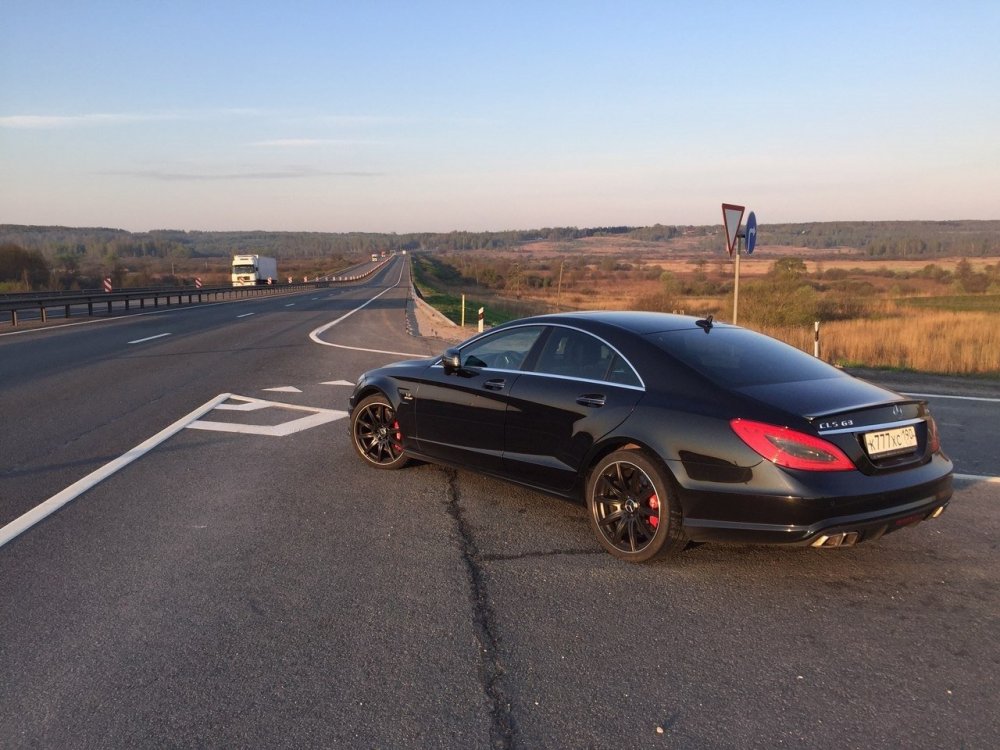 Мерседес банан 6.3 AMG