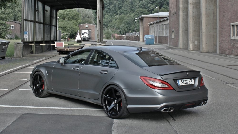 Mercedes Benz CLS 63 AMG ночью Москва
