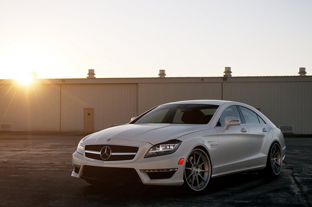 Mercedes CLS 63 AMG White