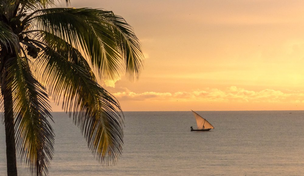 Танзания Занзибар топлесс