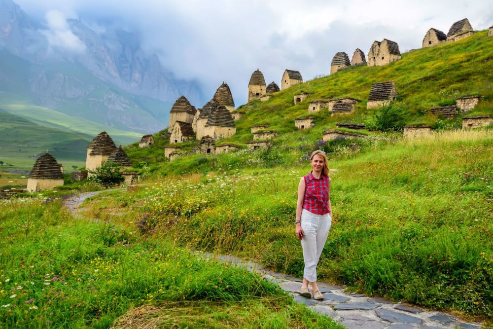 Даргавс туристы