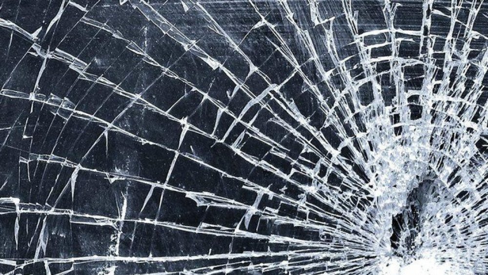 Разбитое стекло
