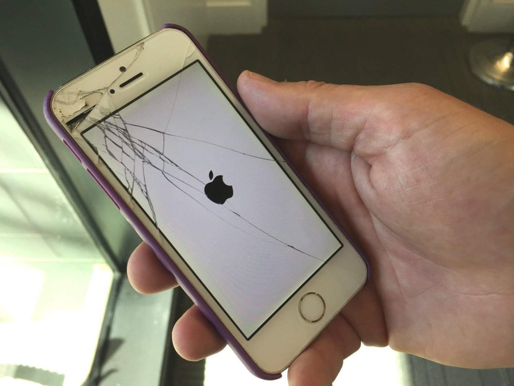 Эффект дыры в стене