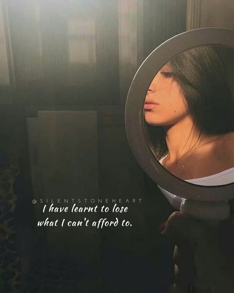 Гримерное зеркало в прихожей