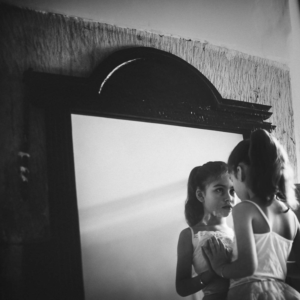 Фотосессия отражение в зеркале