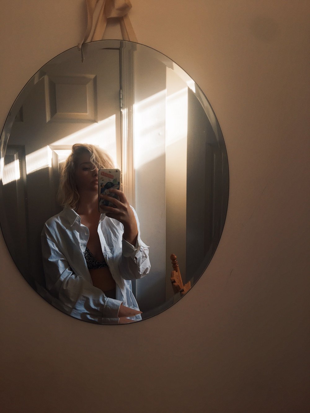 Кунтиланак призрак в зеркале