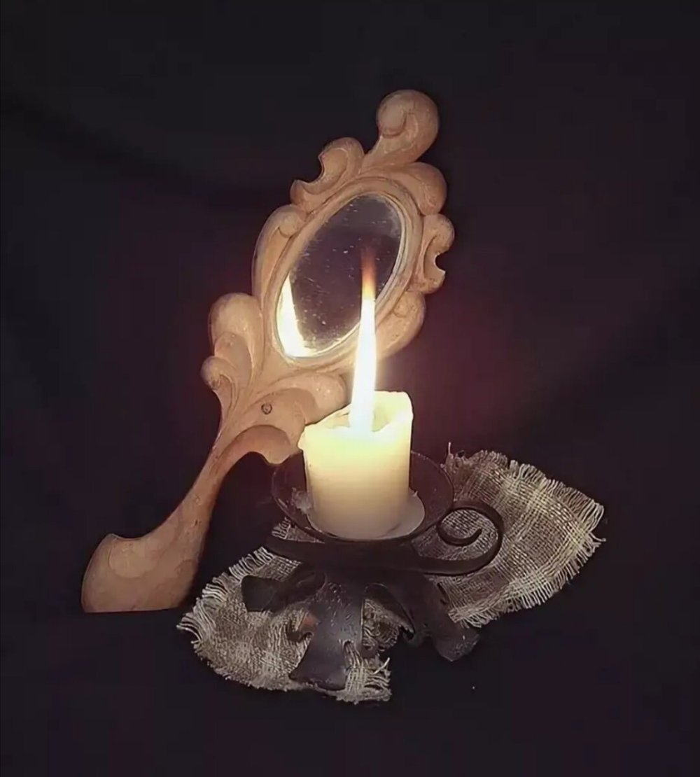 Натюрморт с зеркалом