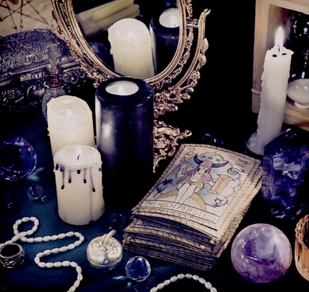 Старинное зеркало