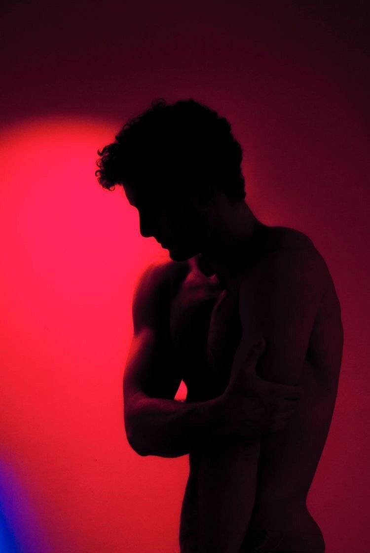 Эстетика красного парень