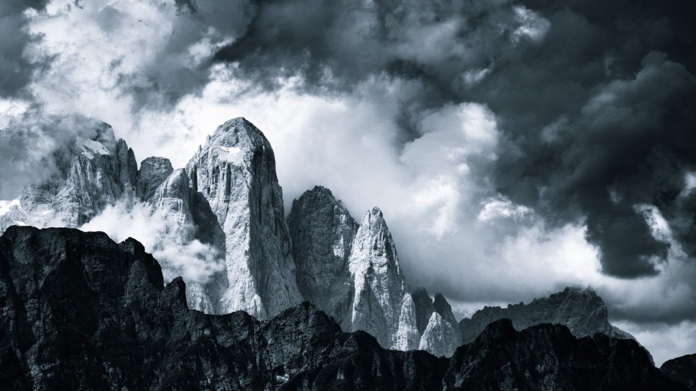 Мрачные горы