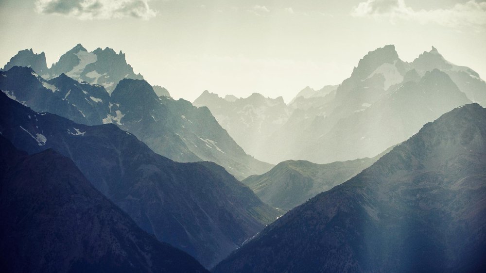 Горы в темноте