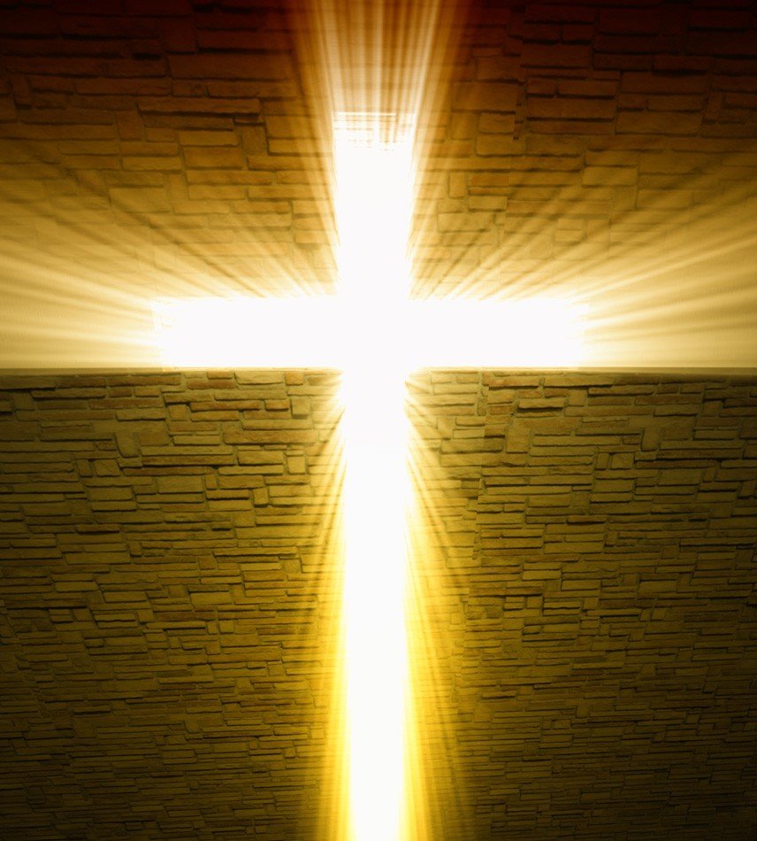 Светящийся крест на белом фоне