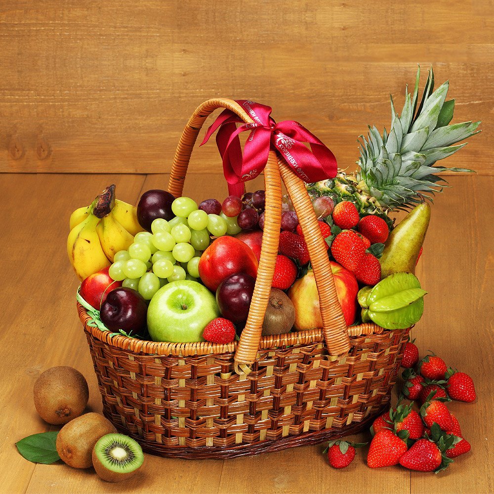 Корзинка с фруктами