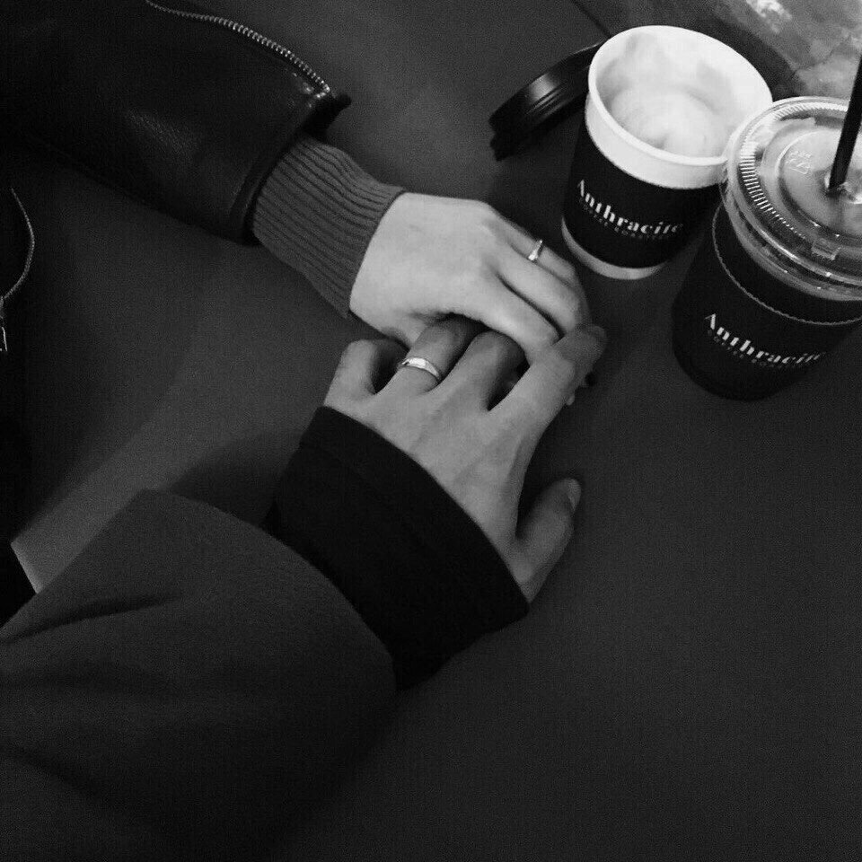 Руки Эстетика прикосновения