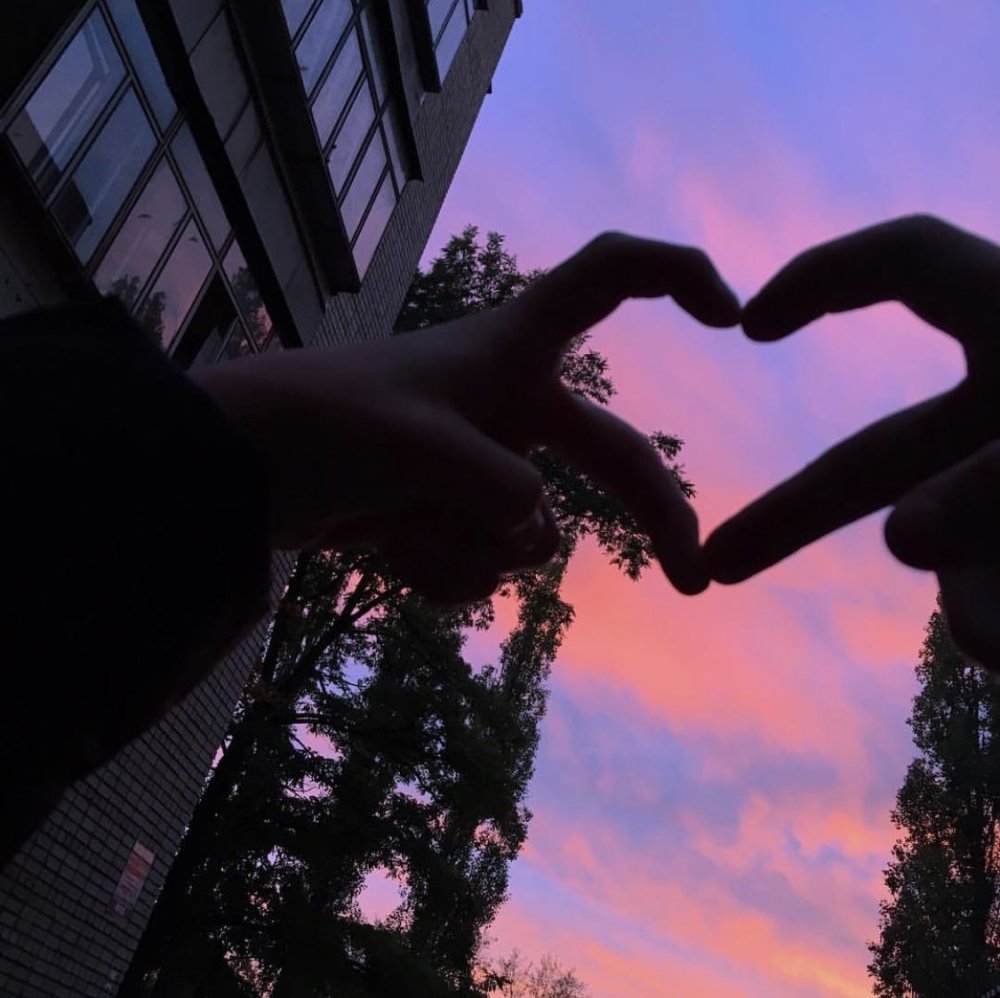 Эстетика бежевого руки