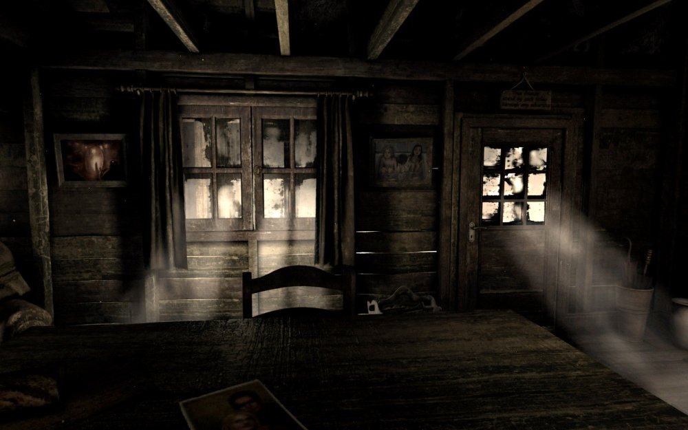 Старинная комната с окном