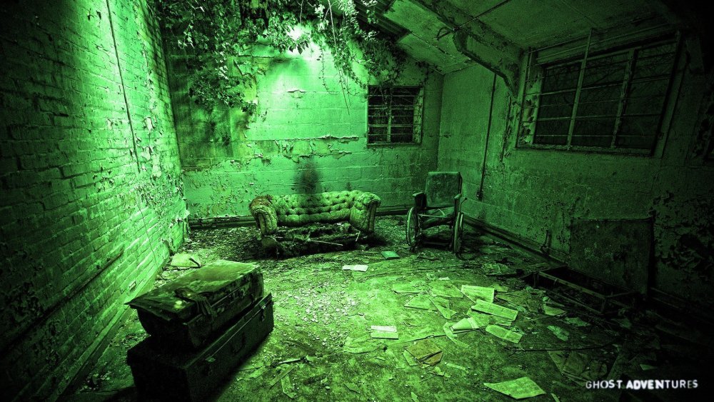 Темный переулок киберпанк