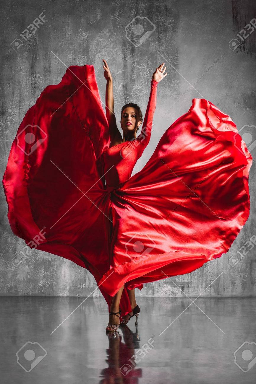 Танцы девушек