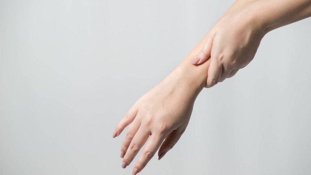 Женская рука