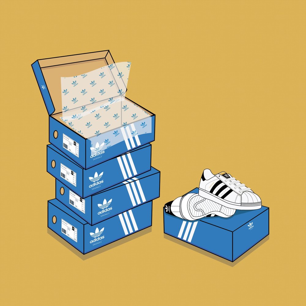 Подарочная коробка на деревянном фоне