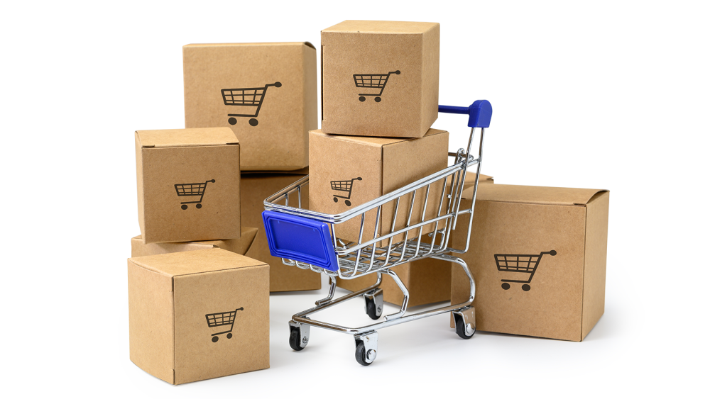 Человек заваленный коробками