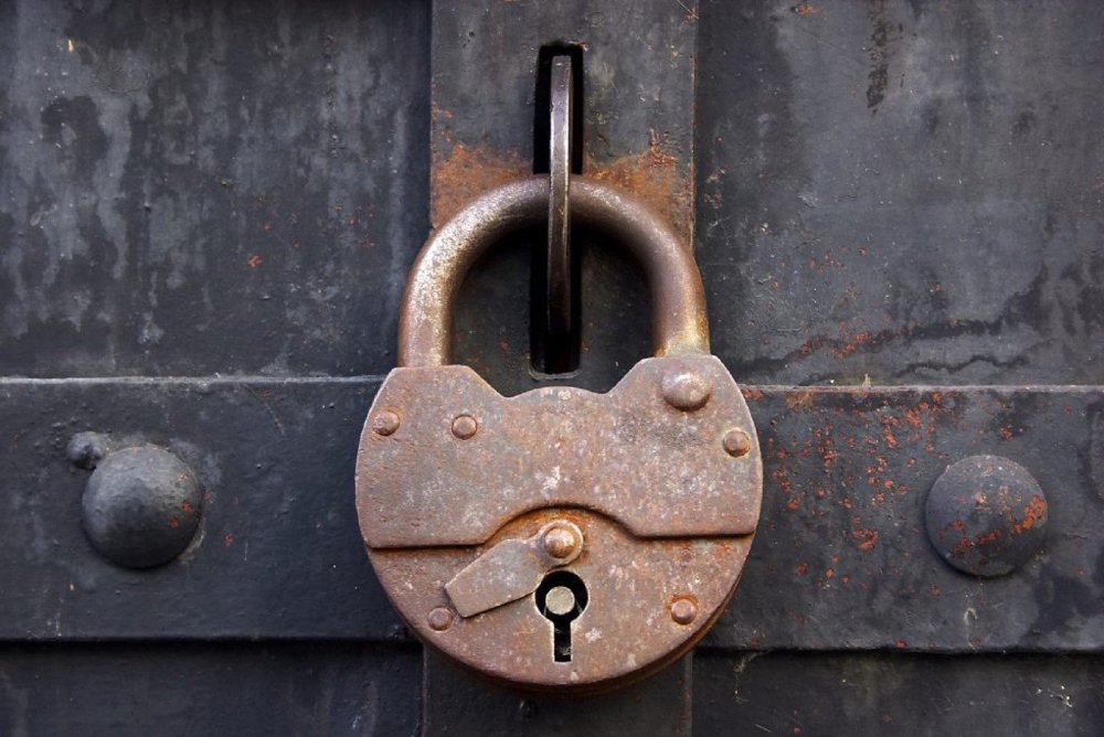 Старый Амбарный замок