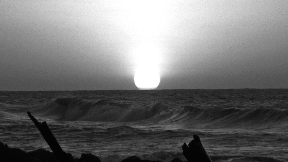 Закат над морем