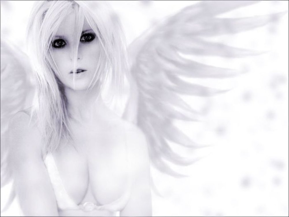 Белый ангел на черном фоне