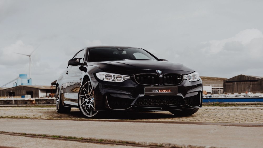 Черный BMW 4k