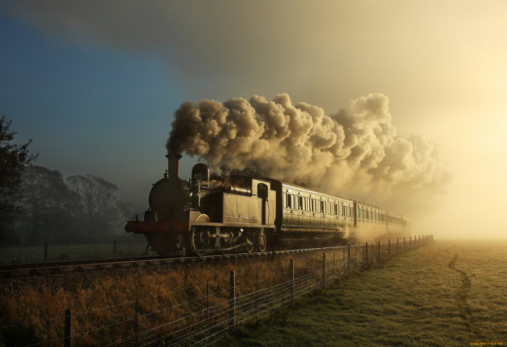 Паровоз дымит