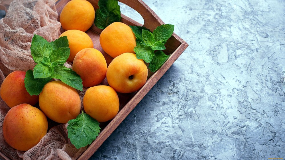 Персик нектарин желтый