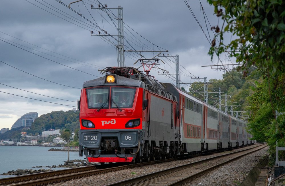 Пассажирский электровоз эп20