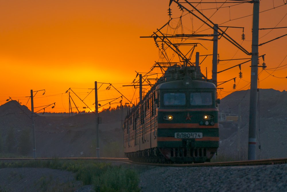 Вл-10 электровоз ночью
